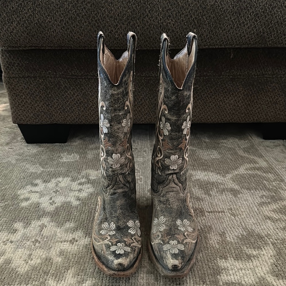 Corral Circle G Snip Toe Dress Boots Size 8